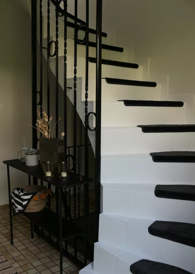 Home Staging Beispiel, Treppe alt