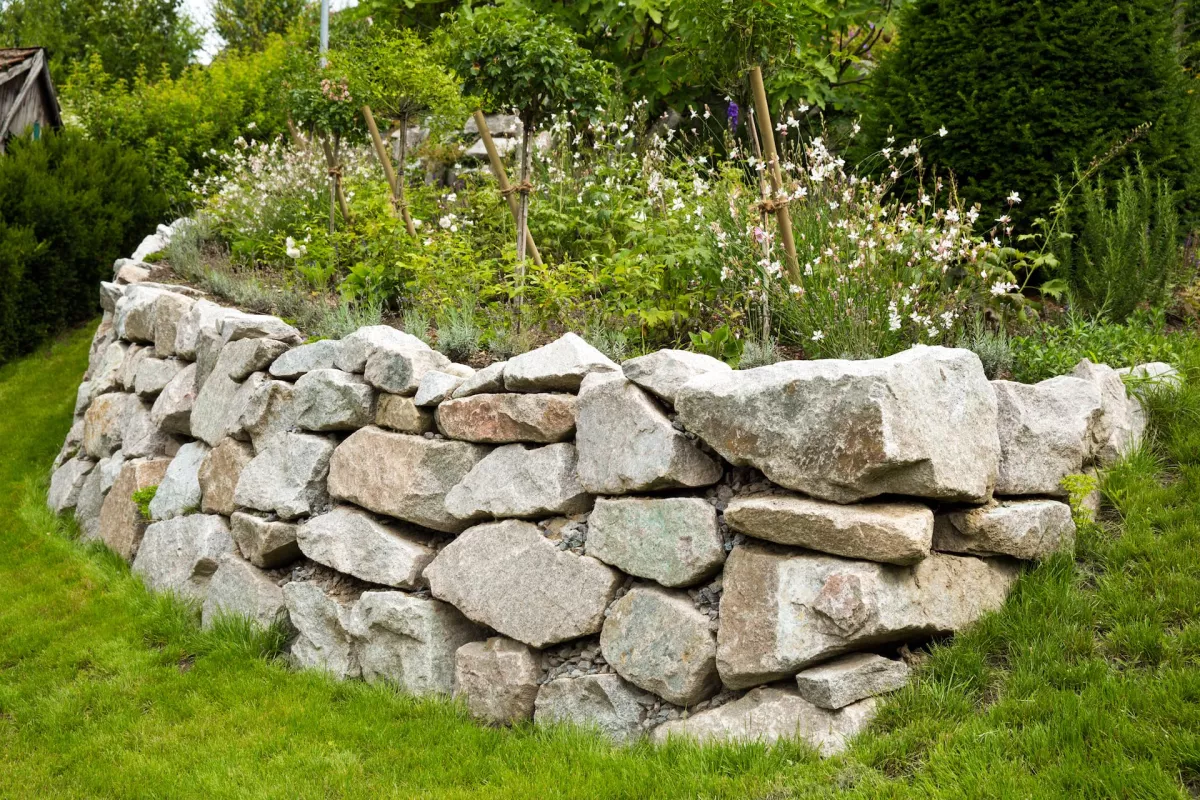 G & L Gartenlandschaft GmbH - Natursteinmauer - Mauer